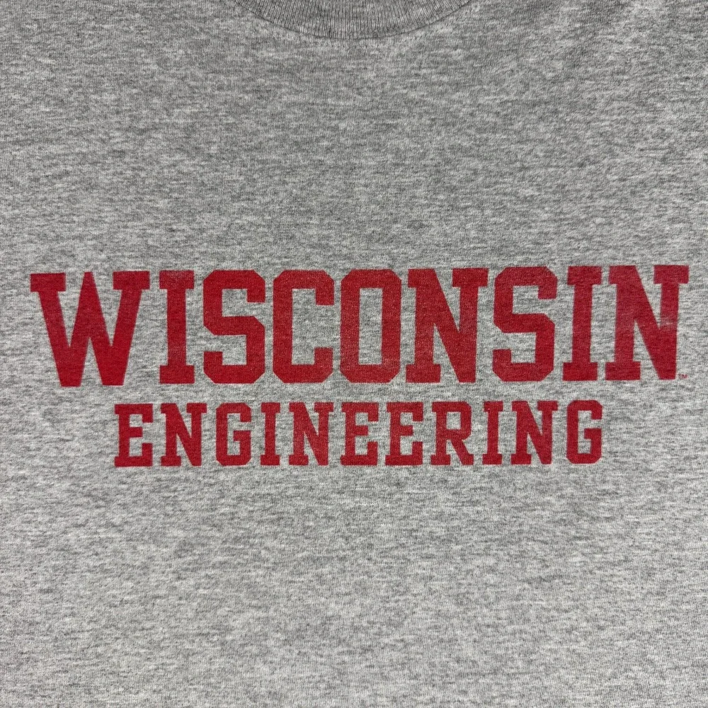 University of Wisconsin Engineering T-Shirt Size Large Badgers Collegiate Gray